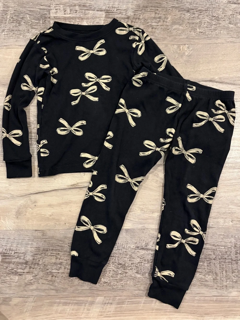 Carter's Bow Print Snug Fit Cotton Pajama Set, long sleeve, toddler girl size 4T